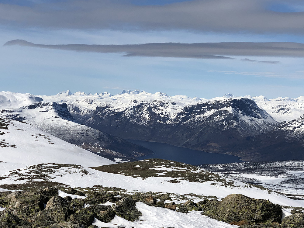 Upåklagelig utsikt inn i Jotunheimen over Vangsmøse. 