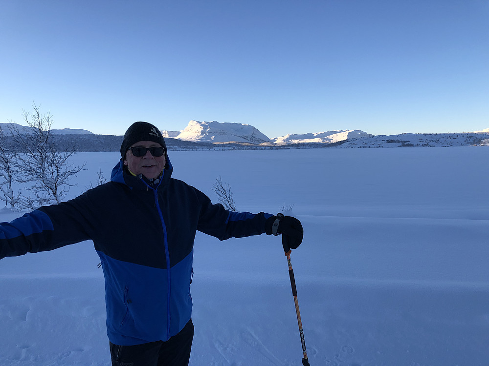 Kjentfolk nr 3 Uncas i godt driv motsatt retning.