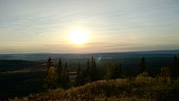 Utsikt fra toppen, mot solnedgangen i vest.