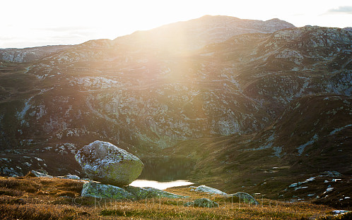Solnedgang over Nybufjellet, nordre topp. Jøronnatten bak.