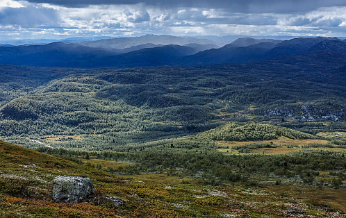 Utsikt fra Viernuten mot Brurnuten og Vehuskjerringi mfl i vest