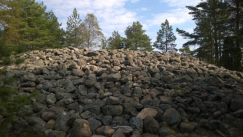 Ingen varde på toppen, med mindre den en gang har hatt astronomiske proporsjoner... 