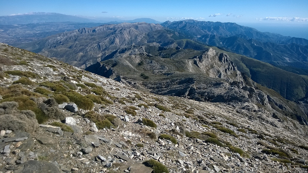 Dette området tiltrakk meg sin oppmerksomhet; Cerro Tacita de Plata - og sørtoppen her, som virket aller morsomt å klyve på.