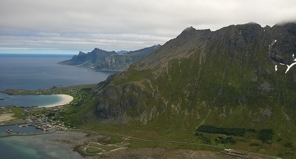 Mot Ramberg og Moltinden bak.
