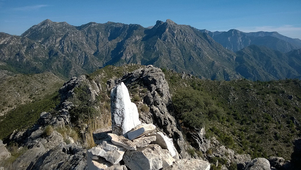 På toppen, mot Cerro Cisne, som jeg var på for et par dager siden.