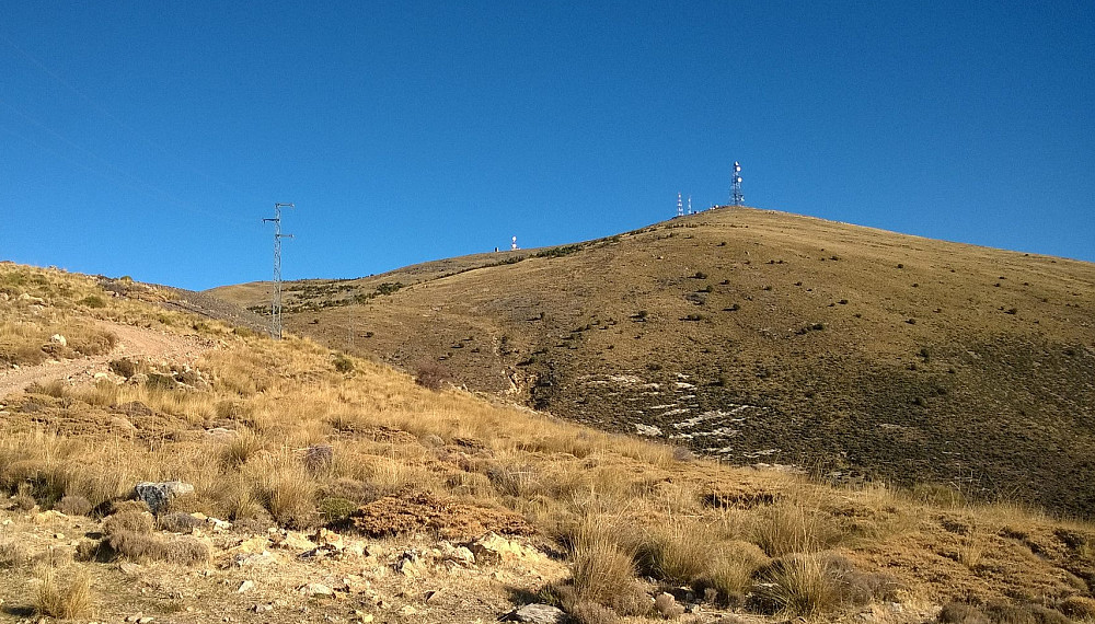 Fra p-lomma så jeg opp på Sierra de Gador, en aktuell topp på returen.