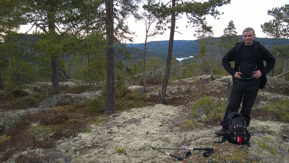 Lars-Petter hadde pb-appen, og registrerte Linskardberget som besteget som førstemann på peakbook - og syntes det var gjevt.