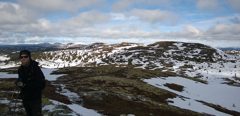 Lars-Petter på Storstølknatten - bak er Freningfjellet.