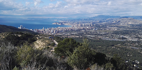 Utsikten mot Benidorm, Spanias Manhatten.