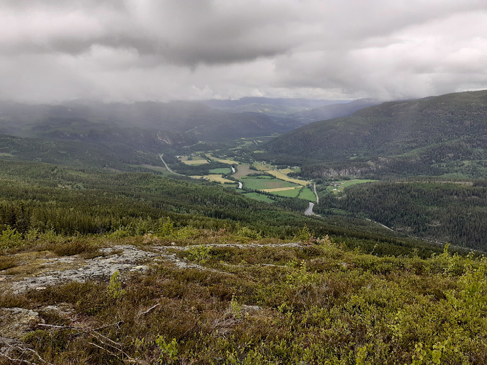 Utsikt fra Nedre Tintoen, over Høljerast og Etnedal.