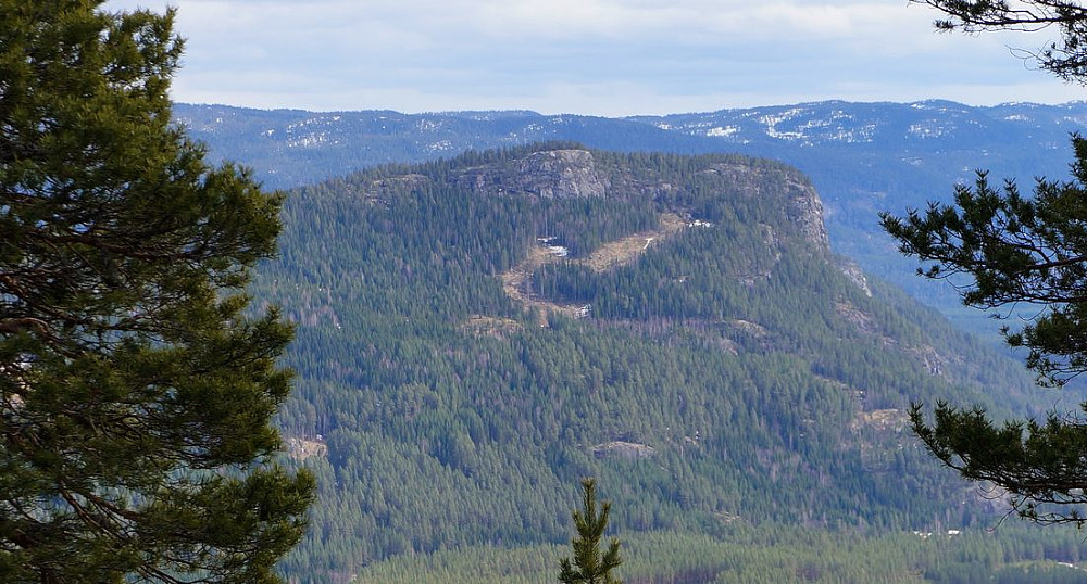 Toppen sett fra Midtknatten i nordvest.