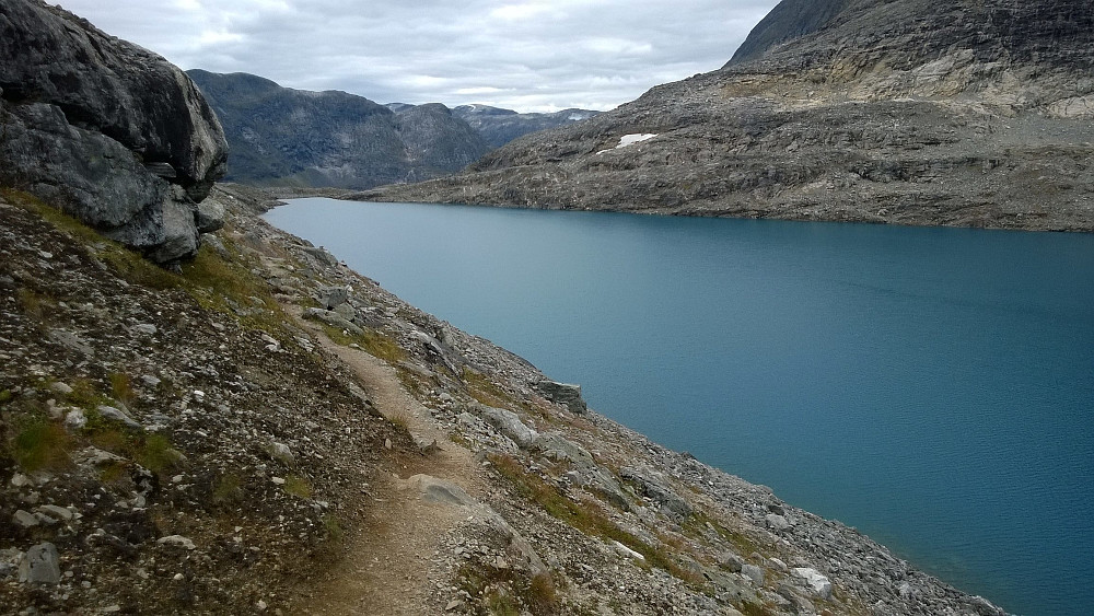 Fin sti ved Bispevannet.