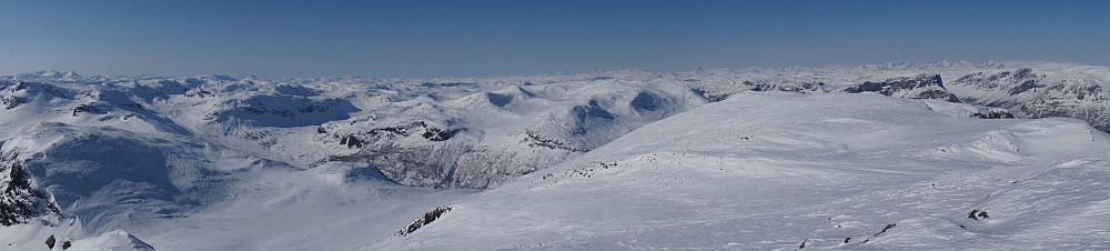 Panorama mot nord fra toppen av Grindane.