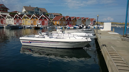 Edvin har selv bygget båten vi skulle bruke ut til Eime. Han er født på Kvitsøy, og var en skikkelig patriot og ypperlig representant for denne vesle kommunen!
