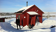 Nydelig marsmorgen på Godlidalshytta; et flott utgangspunkt for Tuva og flere kommunetopper i området.