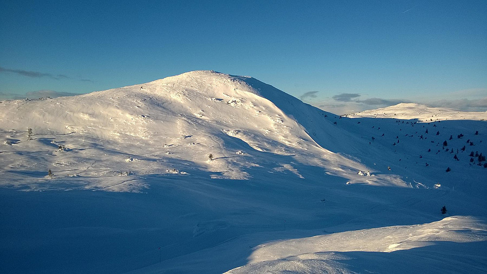 Freningfjellet, en 100m pf-topp på Valdreslista. Toppen ble besøkt første gang for omtrent to år siden. Dette er den bratteste flanken, fra øst.