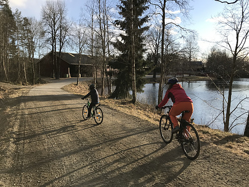 Fin sykkelvei fra Skjatvet gård