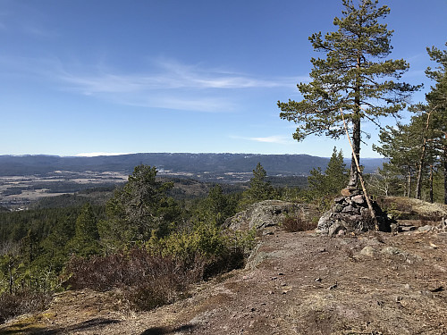 Åpen og vid utsikt fra toppen