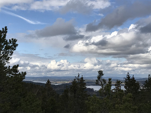 Utsikt nordover mot Hemnessjøen fra utsiktstårnet