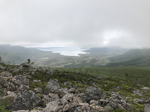Forfjorden sees så vidt under tåka