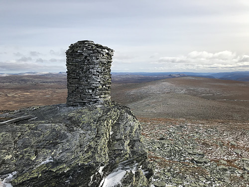 Stilig plassering av varden på Skjerellfjellet