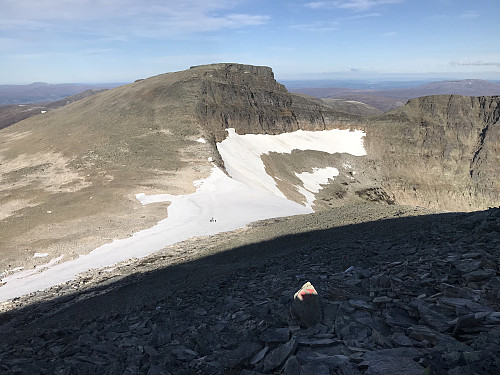 Sola lå ganske lavt da jeg var på tur tilbake ned til skaret mot Nordtoppen fra Sørtoppen