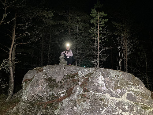 Toppen av Vanakleiva ligger like ved stien