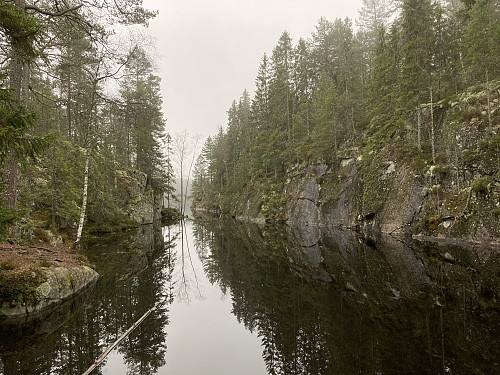 Stien snor seg rundt på nordsiden av Søndre Krokvannet