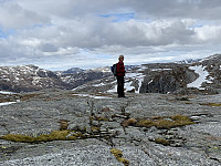 Mot blant annet Hallahorten og Storekleggen.