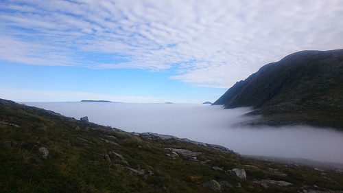 Skoddehav over Trolldalsvatnet og videre mot Eide