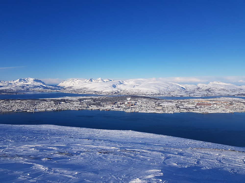 Fantastisk utsikt mot Tromsø og Tromsøya