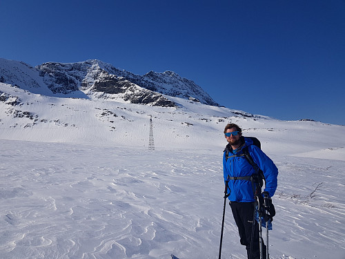 På vei oppover, Skjomtinden i bakgrunnen