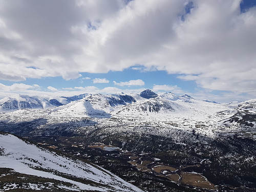 Flott utsikt mot Rondane fra Sleukampen