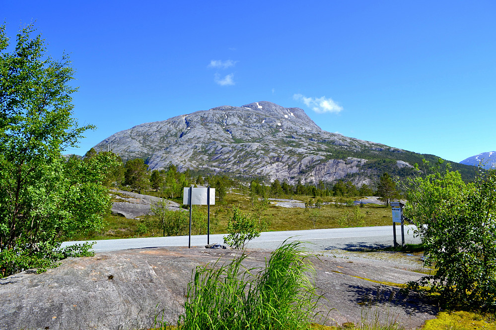 Framme ved parkeringa. Google maps kunne fortelle at det tok 1 time og 10 minutter å sykle, og jeg var framme etter nøyaktig 1 time.