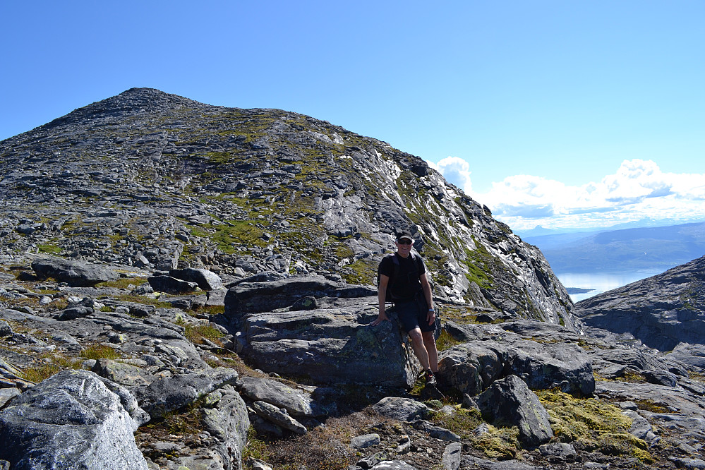 Lett terreng å gå i fra foten av fjellet, og fantastisk landskap rundt omkring. Måtte stoppe opp og bare nyte mange ganger.