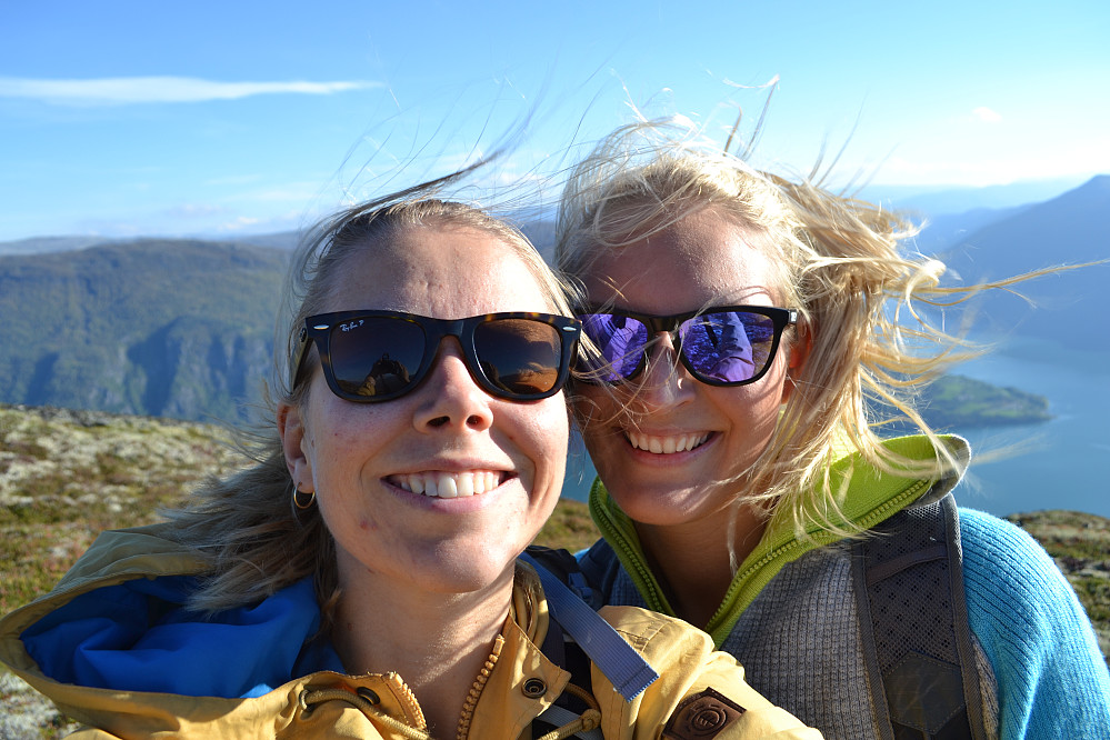 Obligatorisk happy-selfie sammen på tur, jeg blir alltid så glad av å se på de bildene i ettertid.. :-)