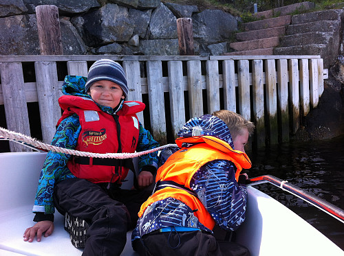 Kom meg til Håøya med privatbåt med to staute kapteiner:)