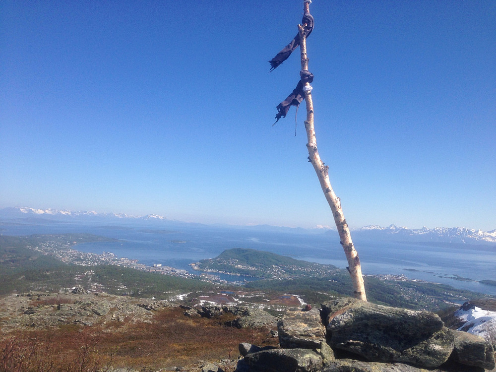 På toppen av Pevassfjellet