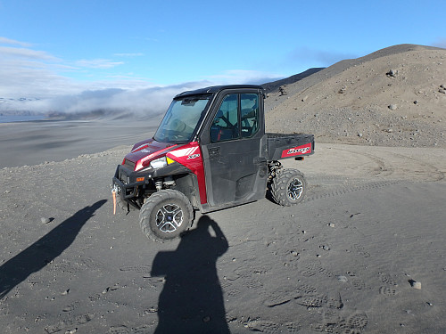 Torgeir, firhjulingen som vi brukte mye som transportmiddel på Jan Mayen