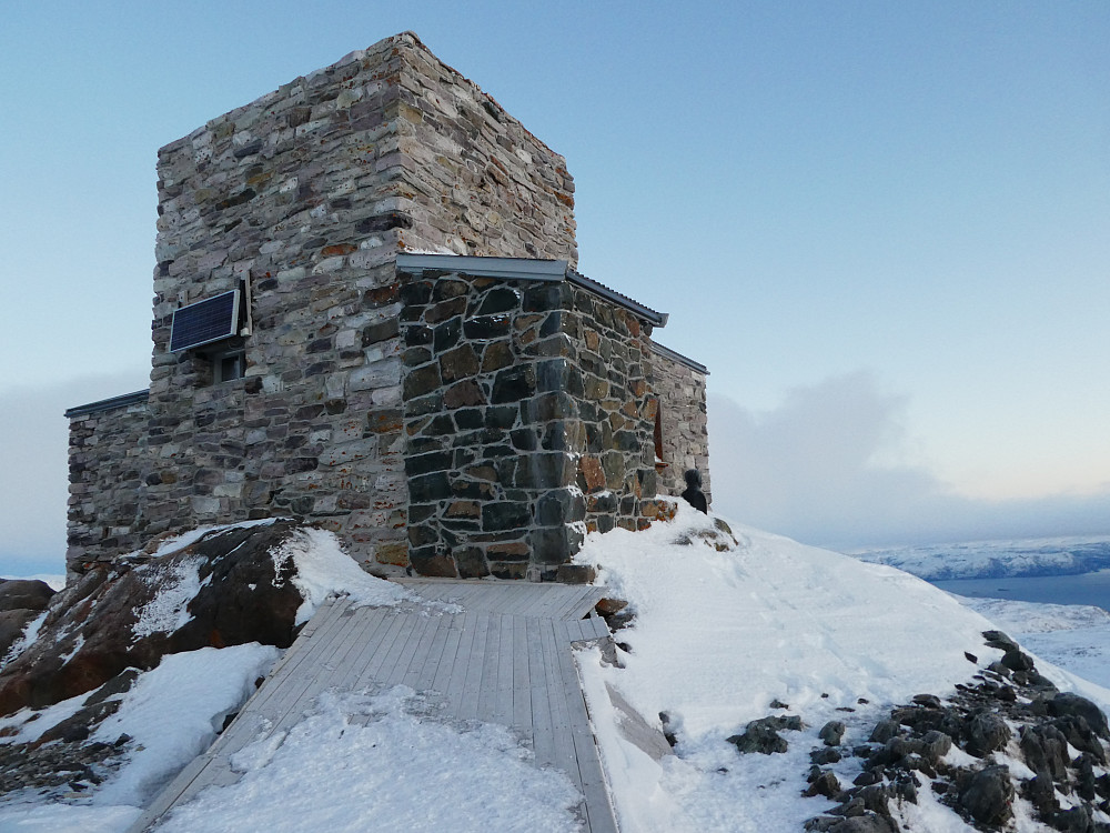 Den nyåpna DNT hytta Nordlysobservatoriet Haldde som ligger på toppen av Halde, 907 moh