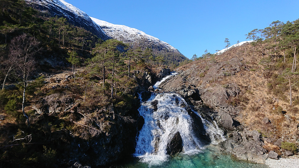 Stien ned mot Rolsvåg