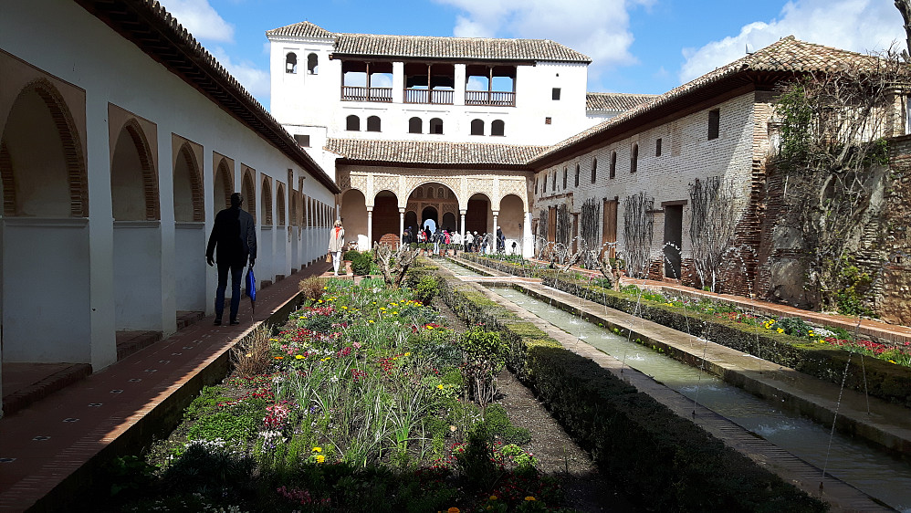Veldig bra guidettur til fantastiske Alhambra