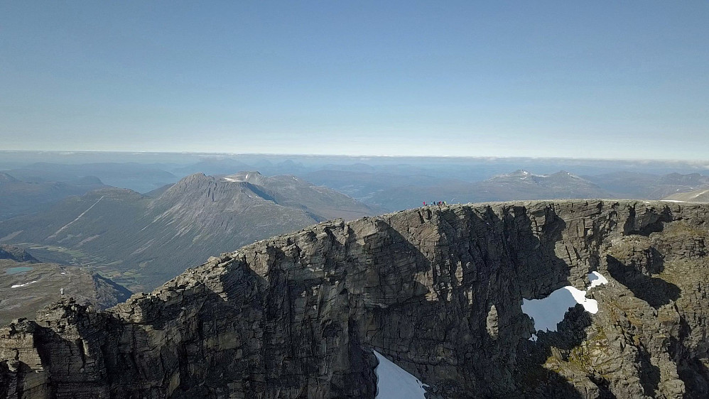 Skarfjellet, sett fra lufta (dronebilde)