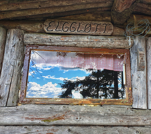 Elggløtt-hytta.