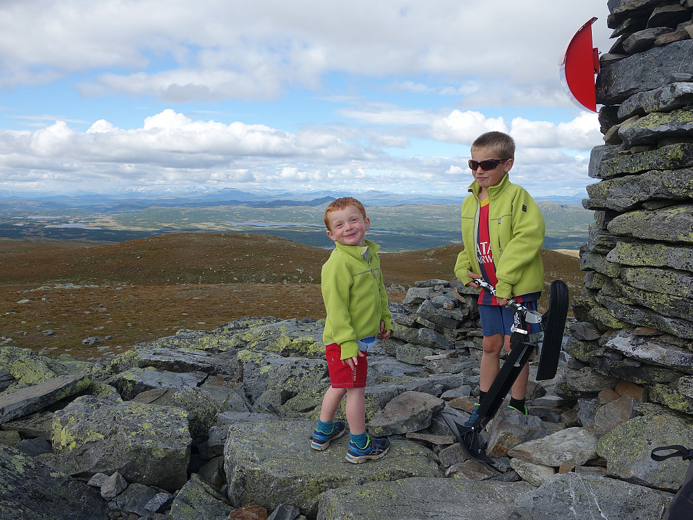 Oskar og Eirik på toppen.