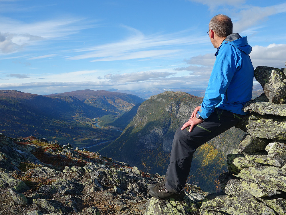 Flott utsikt oppover dalen.