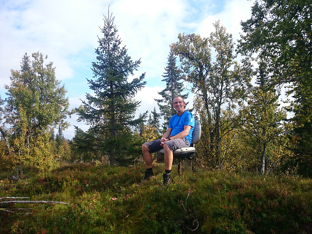 Godt å slappe av litt på en kontorstol.