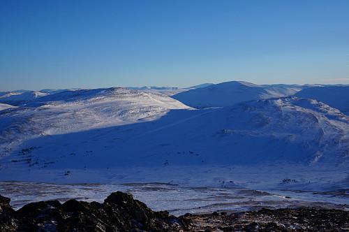 Svahøa og Tyrikvamfjellet sett fra Høghøa.