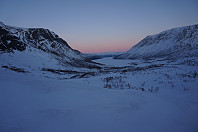 Her er vi på tur ned fra Hyttdalen