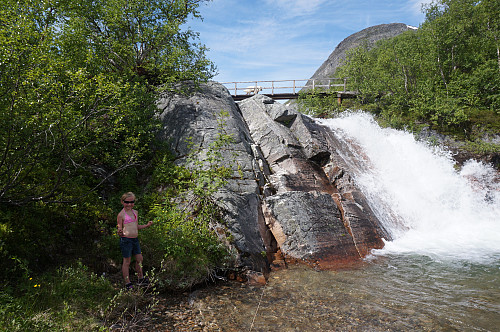 Snøsmelting i fjella så Holbekken var stri.